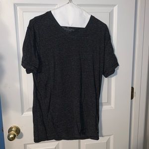 American Eagle t shirt